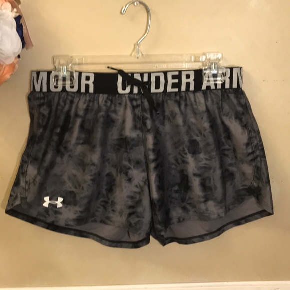 Under Armour Pants - Under Armour Heat Gear Tie Dye shorts